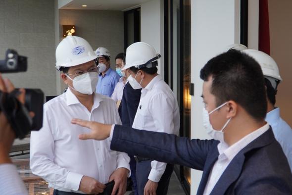 Vice Chairman of the City People's Committee Tran Phuoc Son visited the Mikazuki Hotel project