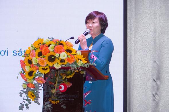 FOUNDATION OF THE WIFE OF THE FORMER JAPANESE PRIME MINISTER ABE SHINZO DONATES WHEELCHAIRS IN DA NANG