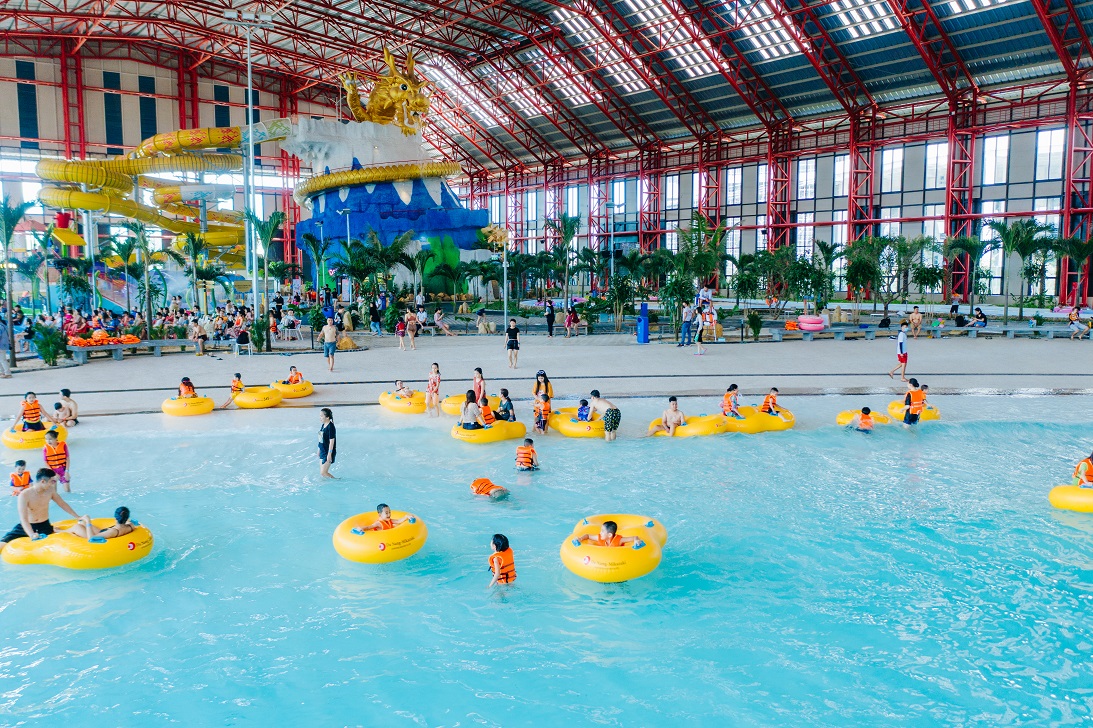 Worry-free about weather while playing at Indoor Water Park